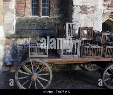 Props für die 2016 film The Hollow Crown bereit für ein shooting, 19. Oktober 2014 Tage Stockfoto