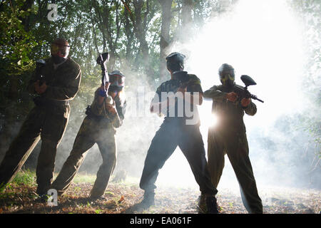 Paintball-Spieler in Aktion Stockfoto