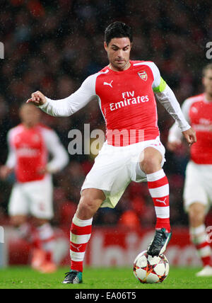 LONDON, ENGLAND - NOV 04: Arsenals Mikel Arteta während der UEFA-Champions-League-Partie zwischen Arsenal aus England und Anderlecht aus Belgien spielte The Emirates Stadium am 4. November 2014 in London, England. (Foto von Mitchell Gunn/ESPA) Stockfoto