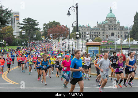 Victoria, Britisch-Kolumbien, Kanada, 12. Oktober 2014.  Athleten aus der ganzen Welt konkurrierten in der Victoria-Marathon Stockfoto