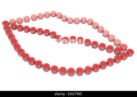 Bunte Klarglas Gläser isoliert auf weißem Hintergrund. Stockfoto