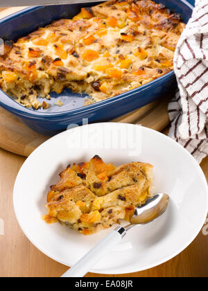 Hausgemachtes Brot und Butter pudding Stockfoto