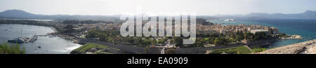 Panorama von Korfu-Stadt von der alten Festung Stockfoto