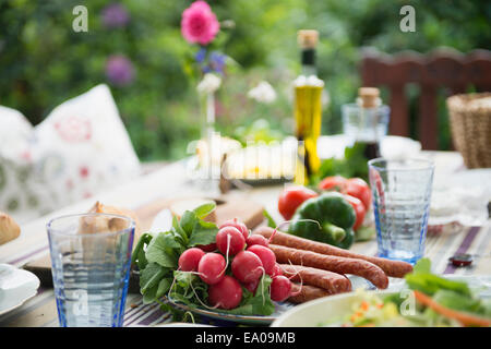 Nahaufnahme von frischem Gemüse auf Tisch Stockfoto