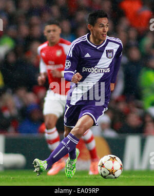 London, UK. 4. November 2014. Sacha Kljestan von Anderlecht während der UEFA-Champions-League-match zwischen Arsenal aus England und Anderlecht aus Belgien spielte The Emirates Stadium am 4. November 2014 in London, England. Bildnachweis: Mitchell Gunn/ESPA/Alamy Live-Nachrichten Stockfoto