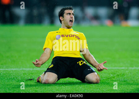 Dortmund, Deutschland. 4. November 2014. Fußball, Fußball, Deutschland, UEFA Champions League, Saison 2014/2015, Gruppe D, 4. Spieltag, Signal Iduna Park, Borussia Dortmund, BVB Vs Galatasaray Istanbul 4:1; Sokratis (BVB) feiert sein Ziel. Bildnachweis: UKraft/Alamy Live-Nachrichten Stockfoto