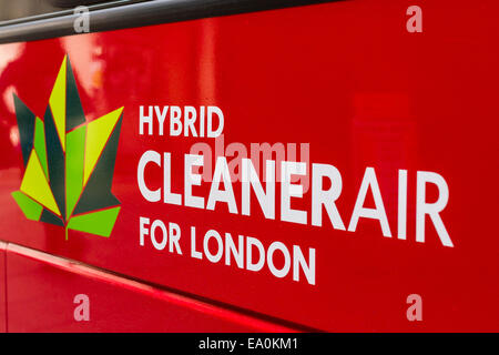 Hybrid-London-Bus-Zeichen Stockfoto