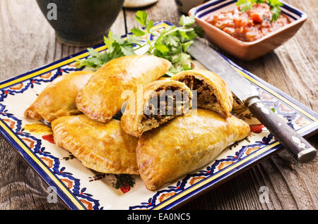 Empanadas mit Hackfleisch Stockfoto