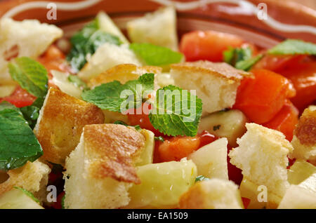 Fattoush - libanesischen Salat Stockfoto