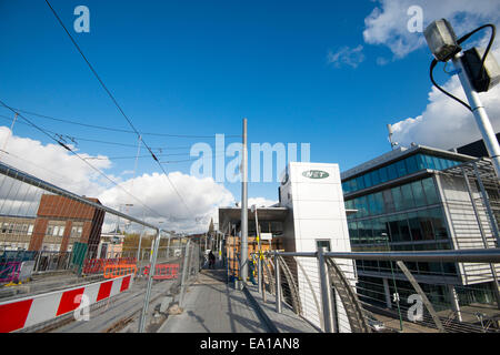 Das neue Netz Straßenbahn Werke am Bahnhof in Nottingham City, England UK Stockfoto