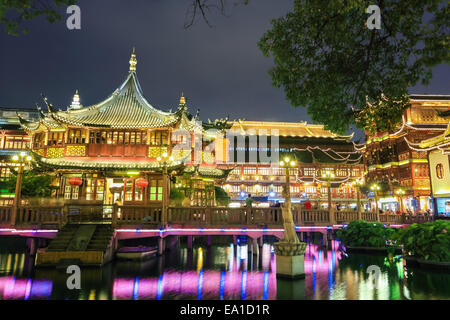 schöne shanghai Yuyuan-Garten in der Nacht Stockfoto