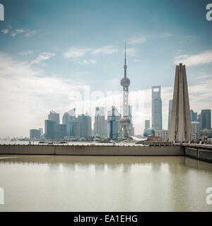 Shanghai Pudong-Skyline tagsüber Stockfoto