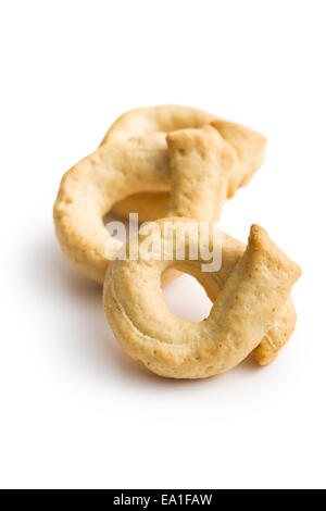 TARALLINI Brot klebt auf weißem Hintergrund Stockfoto