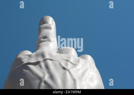 Italien, Lombardei, Mailand, Piazza Affari Square, L.O.V.E. Skulptur von Maurizio Cattelan Datum 2010 Börse Stockfoto