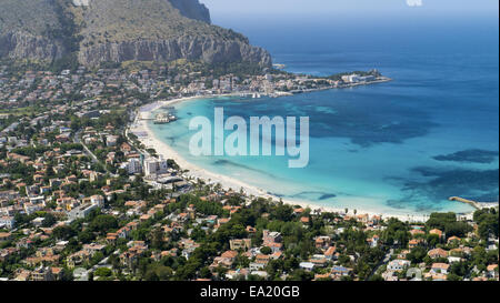 Blick vom Monte Pellegrino auf Mondello Stockfoto