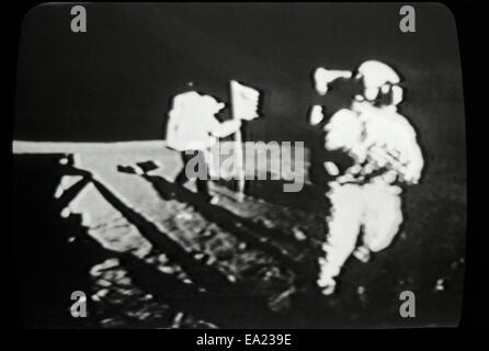 Mondlandung vom 20. Juli 1969 mit Neil Armstrong und Buzz Aldrin fotografiert in den tatsächlichen Zeitaufwand für das Fernsehen in Los Angeles, Kalifornien, USA KATHY DEWITT Stockfoto