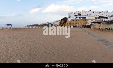 Die Stadt Albufeira bei Sonnenuntergang. Algarve. Süd-Portugal. Stockfoto