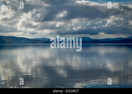 Heiteren Abend Blick vom Applecross über Inner Sound auf der Isle of Raasay, Wester Ross, Schottland Stockfoto