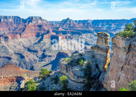 Ansicht der Südrand des Grand Canyon an einem sonnigen Tag Stockfoto