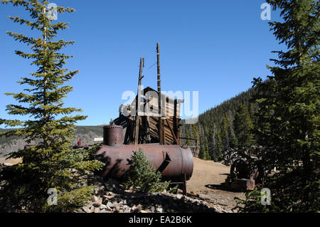 Reste der gewundenen Gang aus dem Sallie Barber Mine in Französisch Gulch oberhalb der Stadt Breckenridge in Colorado. Stockfoto