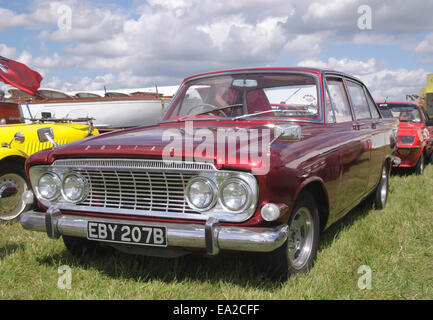 1964 ford Zodiac Mk III auf weißer Waltham Retro-Festival 2014 Stockfoto