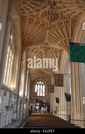 Die schöne und zarte Fan gewölbte Decke des Bath Abbey in Bath, Somerset Stockfoto