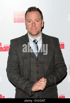 London, UK. 5. November 2014. Rufus Hound besuchen die Presse Nacht made in Dagenham am Adelphi Theatre London 11.05.14 Credit: Peter Phillips/Alamy Live News Stockfoto