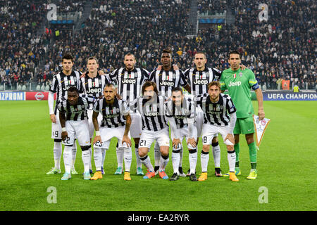 Turin, Italien. 4. November 2014. Juventus-Team Gruppe Line-up Fußball: UEFA Champions League-Gruppe A match zwischen Juventus 3-2 Olympiacos Juventus Stadium in Turin, Italien. © Maurizio Borsari/AFLO/Alamy Live-Nachrichten Stockfoto