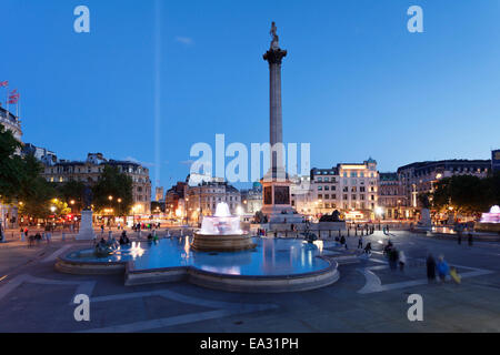 Trafalgar Square mit der Nelson Säule und Brunnen, London, England, Vereinigtes Königreich, Europa Stockfoto