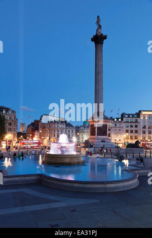 Trafalgar Square mit der Nelson Säule und Brunnen, London, England, Vereinigtes Königreich, Europa Stockfoto