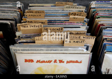 Stapel von LP Vinyl-Schallplatten Stockfoto