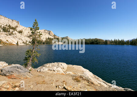 Die Mai-See im Gebirge Yosemite park Stockfoto