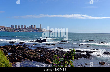 Türme auf Hügel Concon Provinz von Valparaiso Chile Stockfoto