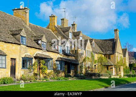 Hütten im Broadway, Cotswolds, Worcestershire, England UK Stockfoto