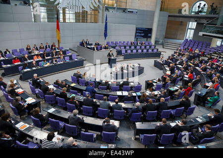 Berlin, Deutschland. 6. November 2014. Lieferung von einer Regierungserklärung durch den Bundesminister der Finanzen Wolfgang Schäuble (CDU) über - Verbesserung der automatischen Informationsaustausch - Einigung über wirksamere Regelungen für den Kampf gegen Steuerhinterziehung erkannte im Bundestag im November 06zh, 2014 in Berlin, Deutschland. /: Bundestag Bildnachweis: Reynaldo Chaib Paganelli/Alamy Live-Nachrichten Stockfoto