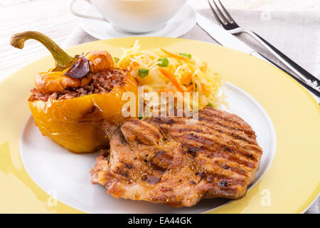 Steak mit Reis gefüllte Paprika Stockfoto