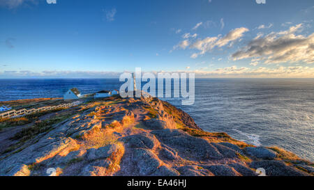 Sonnenaufgang am Leuchtturm Cape Spear auf Neufundland, Kanada-der östlichste Punkt in Nordamerika. Stockfoto