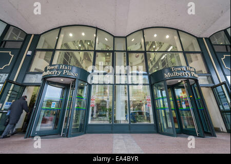 London, UK. 5. November 2014. Eric Pickles ist, übernehmen die Verwaltung des Tower Hamlets Rat fand eine jüngste Untersuchung von PricewaterhouseCoopers, dass Aufträge ohne die entsprechenden Unterlagen vergeben wurden, während der unabhängigen gewählte Bürgermeister, Lutfur Rahman, persönlich bevorzugte Unternehmen ausgewählt. Bildnachweis: Lee Thomas/Alamy Live-Nachrichten Stockfoto