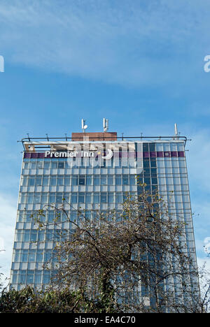 außen ein Hochhaus-Zweig der landesweite Hotelkette, premier Inn, Hammersmith, London, england Stockfoto