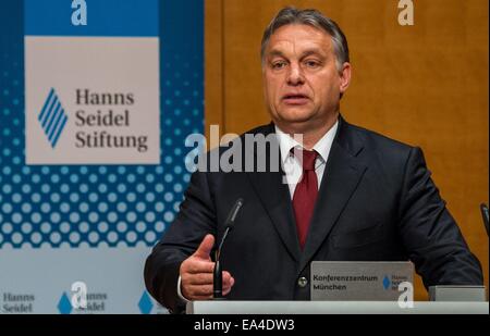 Berlin, Deutschland. 6. November 2014. Ungarische Präsident Viktor Orbán spricht während einer Pressekonferenz in München, 6. November 2014. Bildnachweis: Dpa picture Alliance/Alamy Live News Stockfoto