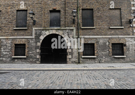 Gepflasterten Straßen an die Guinness-Brauerei. Stockfoto