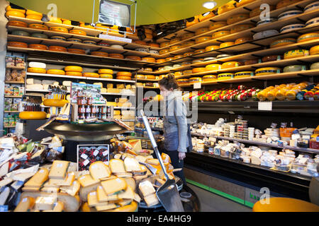 Käseladen in Amsterdam, Holland Stockfoto