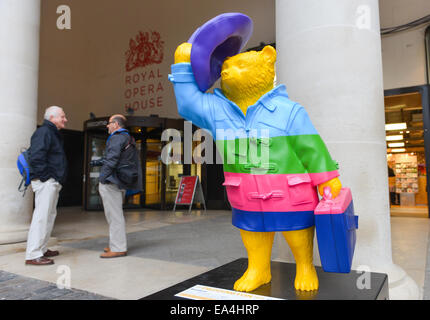 London, UK. 6. November 2014. Statue von Paddington Bär in London, UK-Credit: Matthew Chattle/Alamy Live News Stockfoto