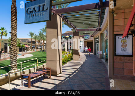 Läden in den Gärten auf El Paseo Entwicklung, Palm Desert, Riverside County, California, USA Stockfoto