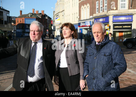 Patrick mcloughlin (L) Nicky Morgan (m) Führer von Leicestershire County Council nick Rushton (R) in Loughborough Stockfoto