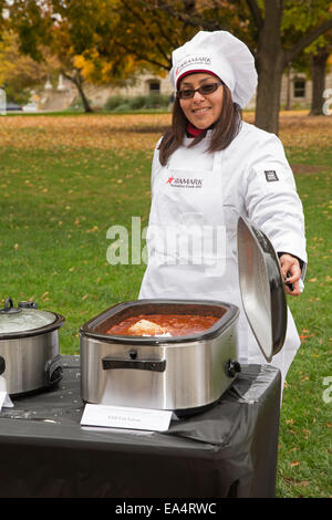 Lansing, Michigan - Kampagne der Michigan Menschen ein "Gefängnis Privatisierung Food Service Kochwettbewerb" auf das State Capitol statt. Stockfoto