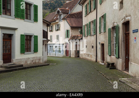 Eine Straße Ecke in St-Ursanne, Kanton Jura, Schweiz Stockfoto