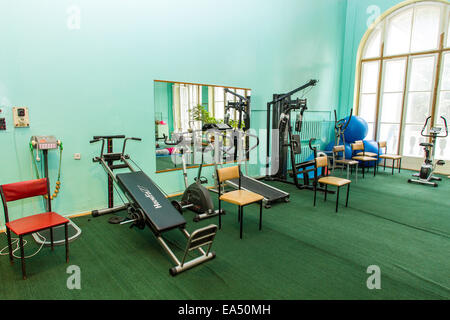 Traineger Geräte im Fitness-Center, Fitness-Studio Stockfoto