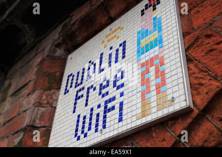 Kostenfreies WLAN anmelden eine Mauer in Dublin Stockfoto