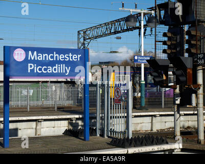 Manchester Piccadilly Plattform Station Zeichen UK Stockfoto